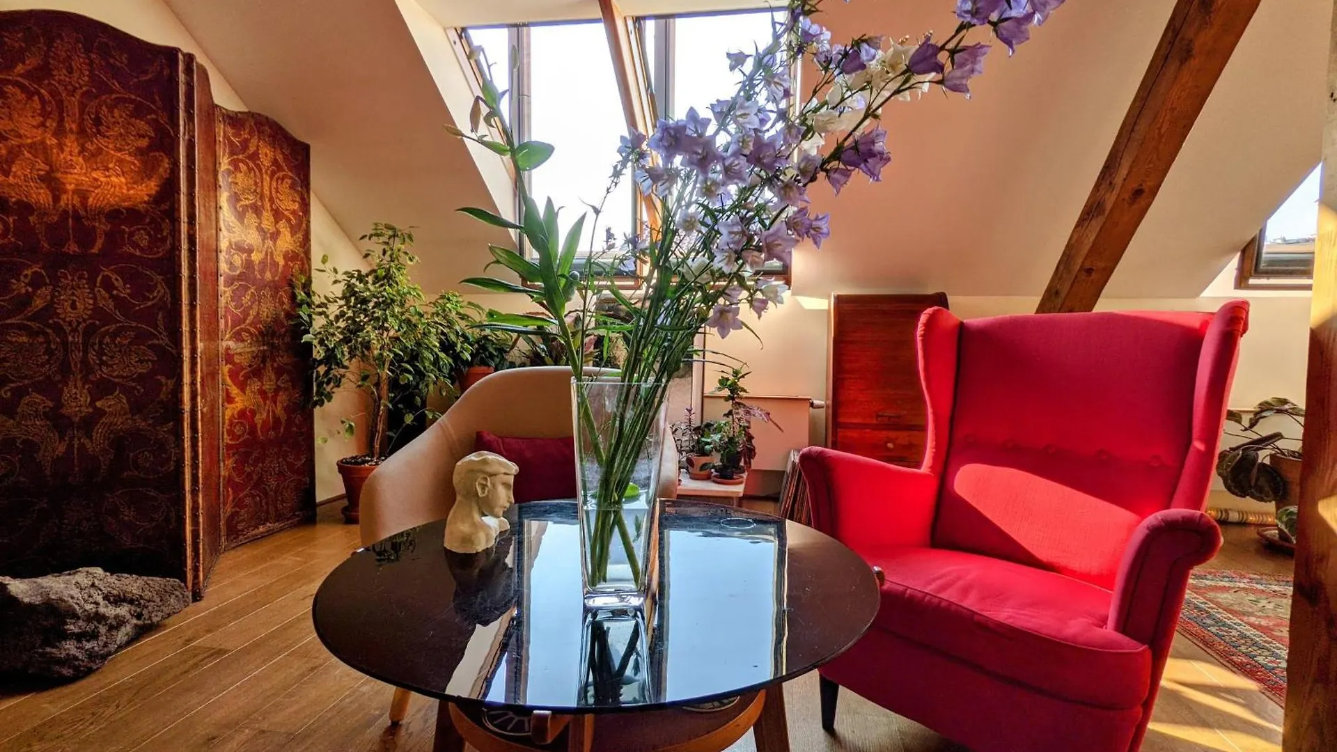 Guestrooms, Rooftop With Garden, Spacious Living Room, Character And Fireplace Prag Çek Cumhuriyeti