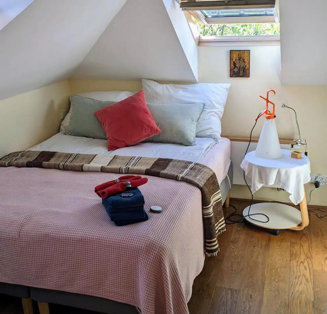 Guestrooms, Rooftop With Garden, Spacious Living Room, Character And Fireplace Прага 0*,