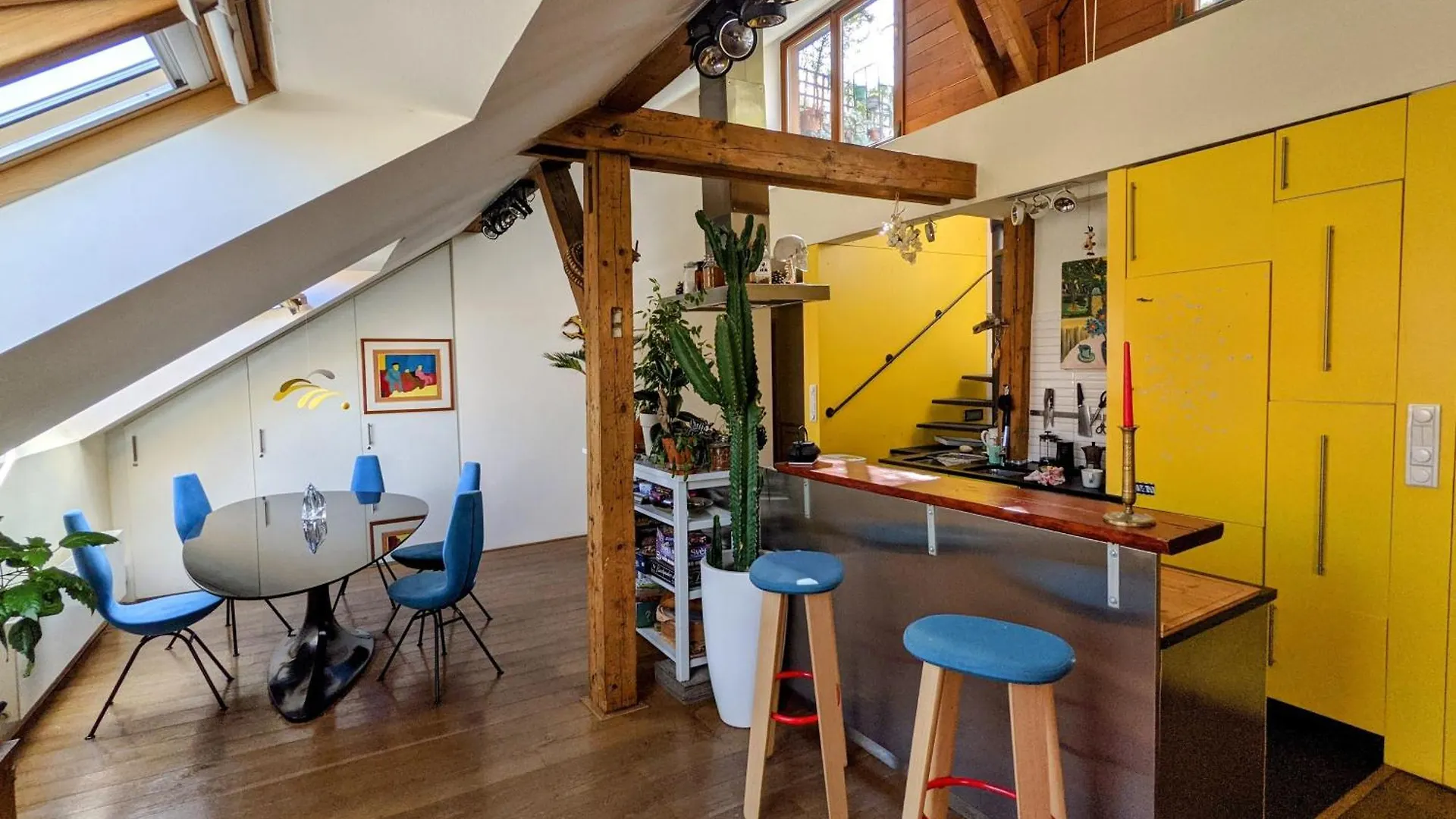 Гостевой дом Guestrooms, Rooftop With Garden, Spacious Living Room, Character And Fireplace Прага